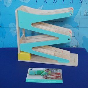 Unused/New Race & Chase Ramp from the Lovevery Pioneer Play Kit 16-18 months